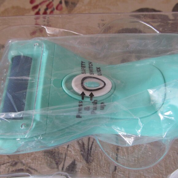 NEW Emjoi Micro-Pedi Ultra Callus Remover 2 Rollers ~ Turquoise Color ~ NIB - Picture 10 of 10
